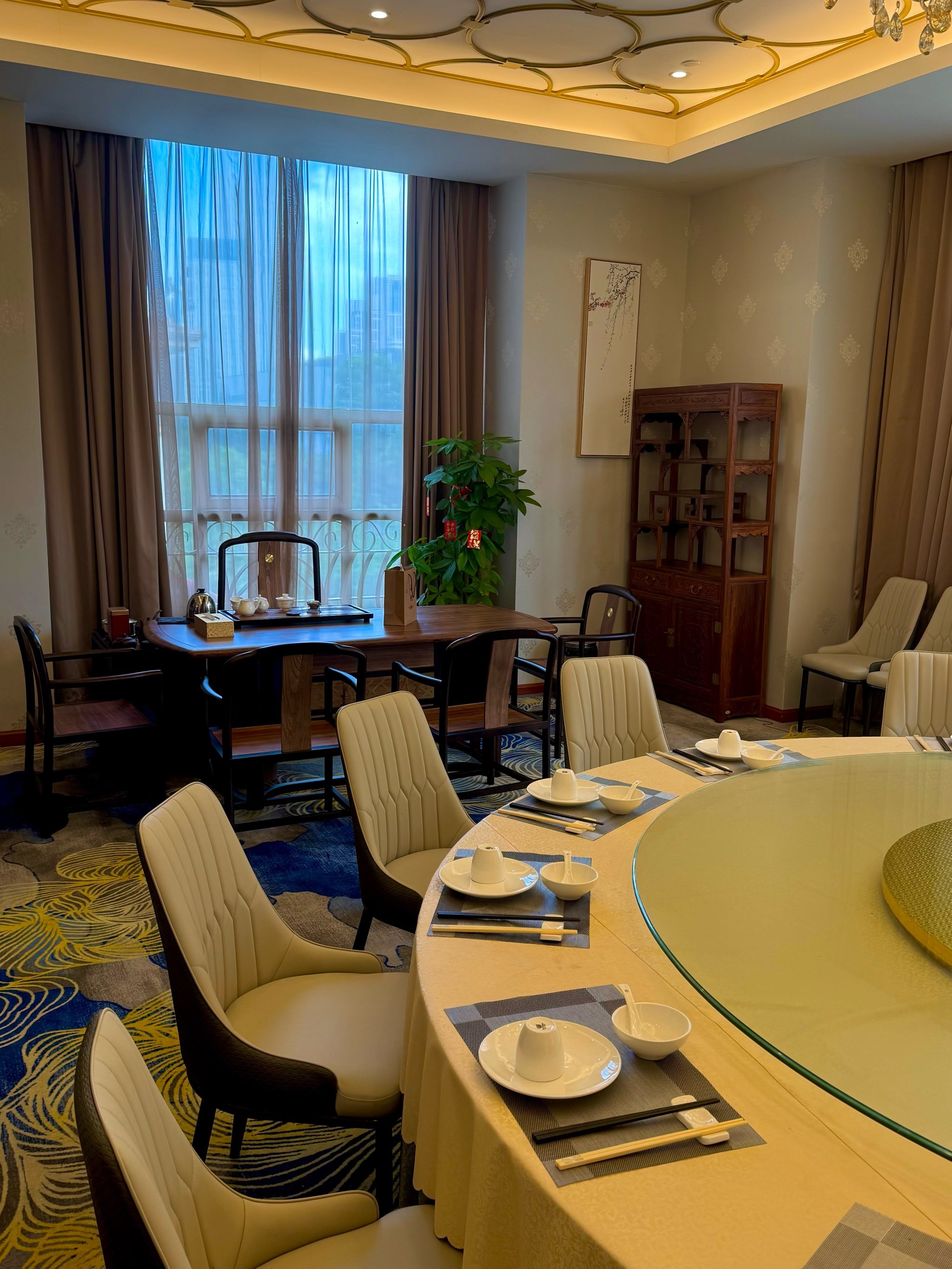 深圳罗湖爱国大厦品茶居斋菜馆_广州的喝茶的简单介绍